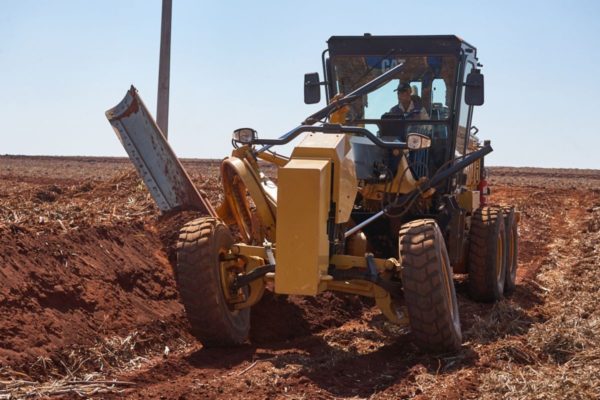 Строительная техника Автогрейдеры Caterpillar 120 AWD